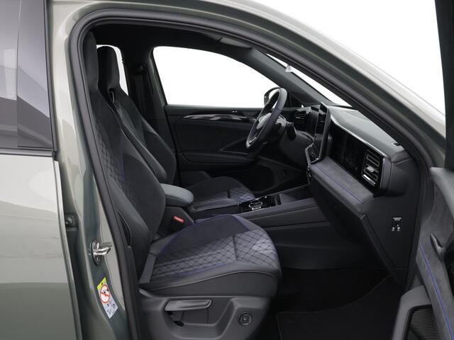 Volkswagen TIGUAN R-Line Edition 1.5 eHybrid 204 PK 6 versn. DSG · Achteruitrijcamera · Rondomzichtcamera · Draadloze telefoonlader · Black Style Pakket · Trekhaak inklapbaar, met elektrische ontgrendeling, incl. aanhangermanoeuvreerhulp Trailer Assist · Voorraad OUTLET ·