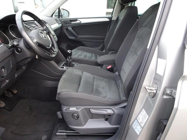 Volkswagen TIGUAN 1.4 TSI Comfortline Automatische airco, panorama dak, stoelverwarming, navigatie, led verlichting, massage stoel, navigatie, licht metalen velgen, enz.