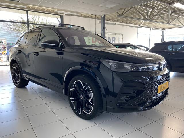 Volkswagen TIGUAN 1.5 eHybrid R-Line Edition 272 PK Full Option, Panoramadak , Headup , Trekhaak, Leer , Massage stoelen
