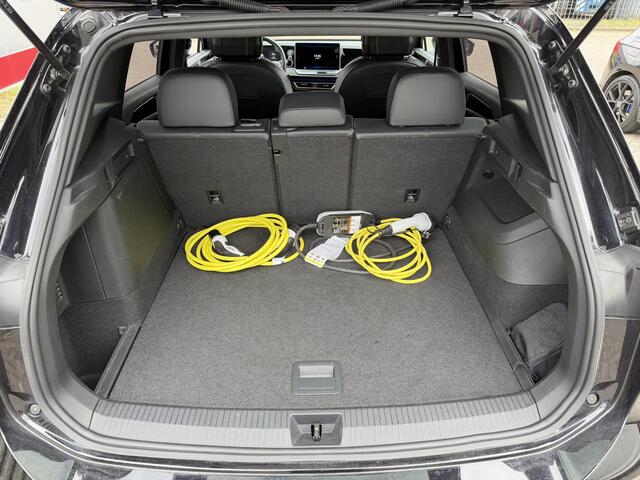 Volkswagen TIGUAN 1.5 eHybrid R-Line Black Style 272pk 20"/VOL Leder + memory/Trekhaak/Harman Kardon/Stuur + stoelverwarming + koeling/Matrix LED/Dodehoek/Head-up