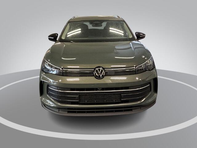 Volkswagen TIGUAN 1.5 eTSI 130pk DSG · 360 Camera · Wegklapbare Trekhaak · Apple/Android Car Play · Navigatie · 18'' Inch ·