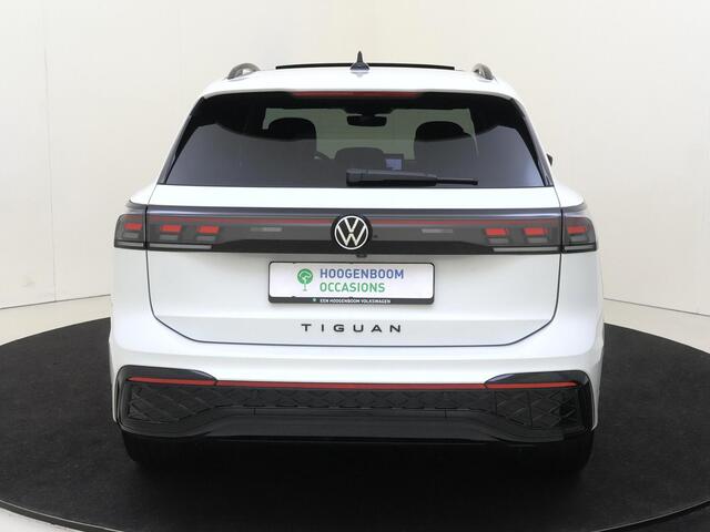 Volkswagen TIGUAN 1.5 eHybrid R-Line Edition | SoH 100% | Panoramadak | Trekhaak | Lederen bekleding 'Varenna' | 360 camera | Black style | Harman/kardon | Adaptieve demping |