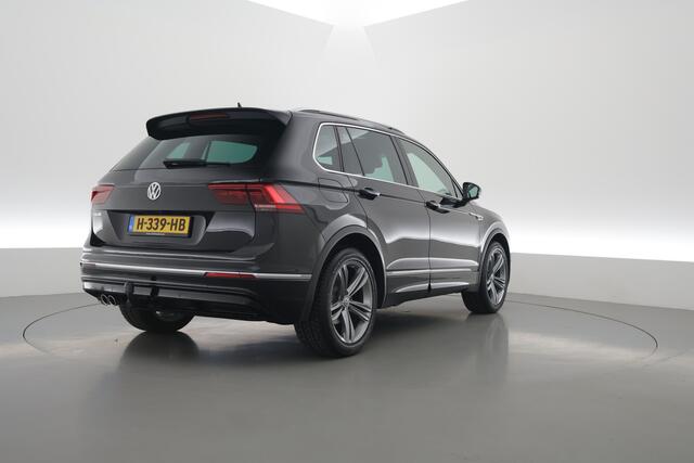 Volkswagen TIGUAN 1.5 TSI ACT R-Line Highline | Rijklaar | Orig. NL | S/K-Dak | Dig. Cockpit | Massage | Trekhaak | Camera+PDC | Adapt. Cruise | Stoelverw. | Nav+App.Connect | DAB | Elek. Klep V