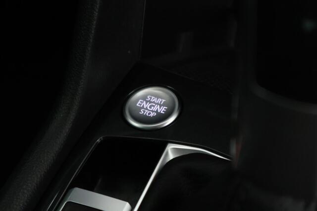 Volkswagen TIGUAN 1.5 TSI 150pk DSG Elegance Trekhaak Camera Stoelverwarming Navigatie Keyless Stoelverwarming IQ.Light