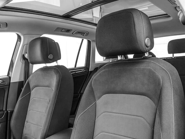 Volkswagen TIGUAN 1.4 TSI 245pk eHybrid Elegance · Panoramadak · Camera · P-Sensoren · Dodehoek Detectie · 19'' Inch ·
