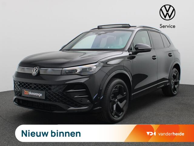 Volkswagen TIGUAN 1.5 eHybrid R-Line Edition 272PK DSG SOH 100%, Panoramadak, Trekhaak, Black Style, Navi, Elektr. Achterklep, 19" LM Velgen, Keyless, Side Assist, Matrix LED-Verlichting, 360gr. Camera