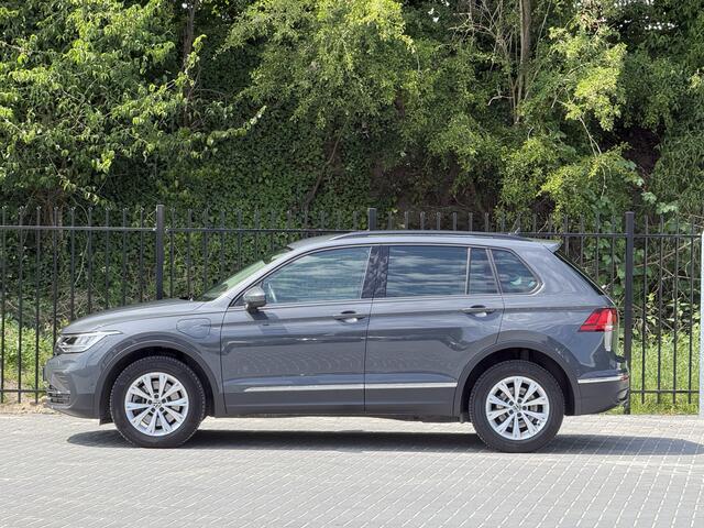 Volkswagen TIGUAN 1.4 TSI eHybrid Life | Trekhaak | Leer | Camera