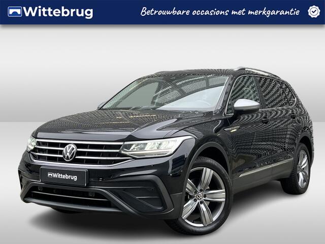 Volkswagen TIGUAN 1.5 TSI Life Business / 7 Persoons / Digitale Cockpit / Trekhaak / Achteruitrijcamera / Parkeersensoren V + A / Achterklep elektrisch / Lane Assist