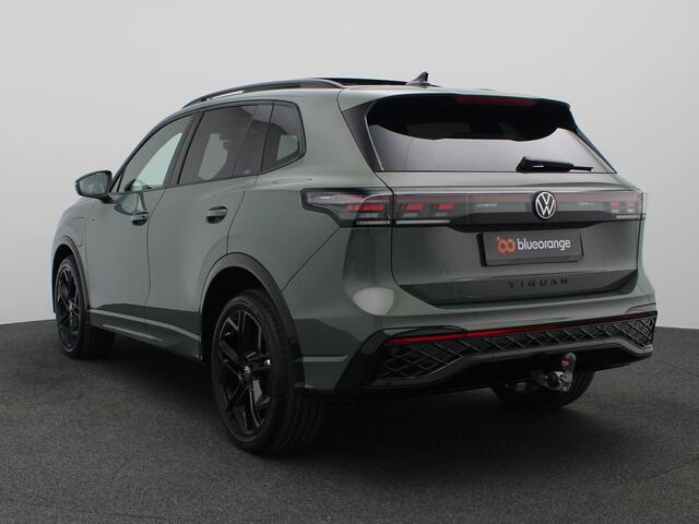 Volkswagen TIGUAN 1.5 eHybrid R-Line Edition 272PK DSG Panoramadak, Trekhaak, 20" LM Velgen, Black Style, 360gr. Camera, Head-Up Display, Navi via Apple Carplay/Android Auto