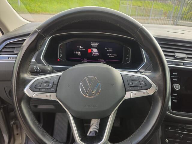 Volkswagen TIGUAN Allspace 1.5 TSI Life Business Pano/Leder/Led/Cam/