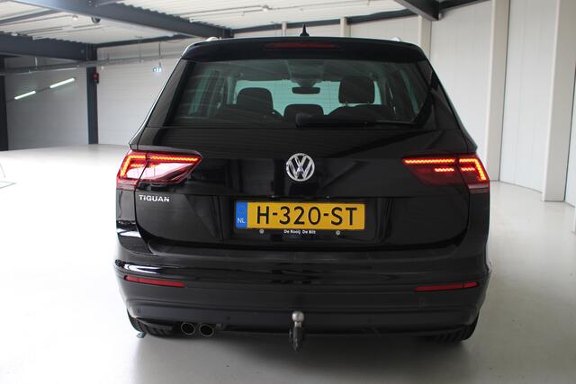 Volkswagen TIGUAN 1.5 TSI Comfortline Business Trekhaak | Navigatie | Parkeercamera | Lichtmetalen Velgen
