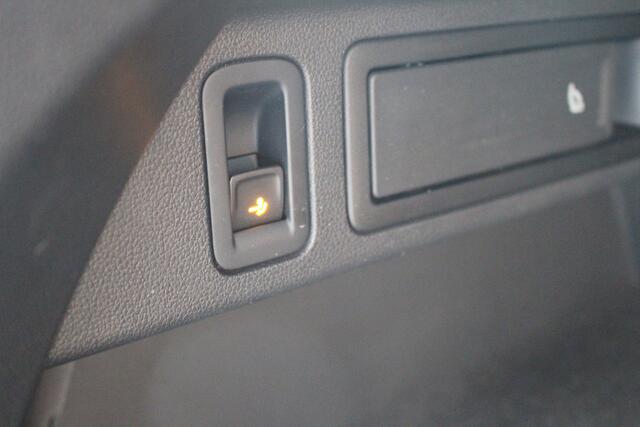 Volkswagen TIGUAN 1.5 TSI Comfortline Business Trekhaak | Navigatie | Parkeercamera | Lichtmetalen Velgen