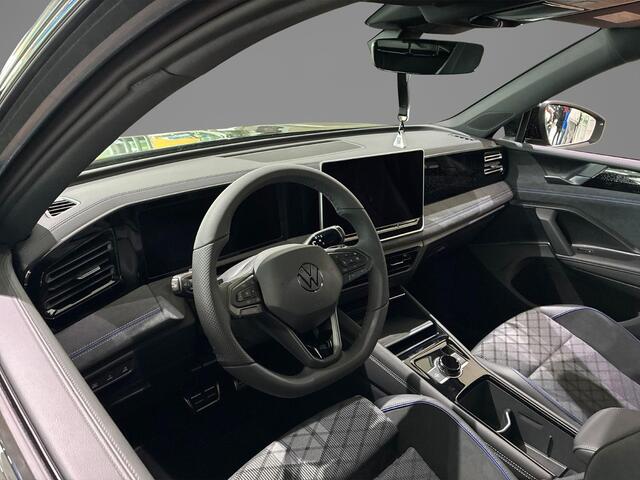 Volkswagen TIGUAN R-Line 1.5 eHybrid 204 PK 6 versn. DSG · Voorstoelen verwarmbaar · Sfeerverlichting · Trekhaak inklapbaar, met elektrische ontgrendeling, incl. aanhangermanoeuvreerhulp Trailer Assist ·