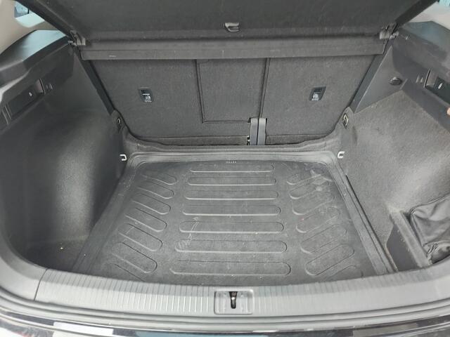 Volkswagen TIGUAN 1.5 TSI ELEGANCE DSG Winterpakket | Adaptive Cruise | Navigatie