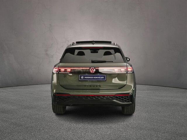 Volkswagen TIGUAN R-Line Edition 1.5 TSI eHybrid 272pk DSG Automaat Trekhaak, Black Style, Adaptive cruise control, Panoramadak, LED matrix koplampen, 360 camera