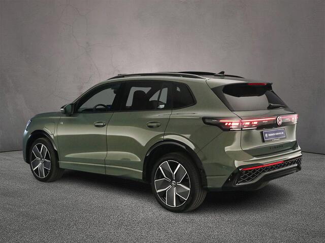 Volkswagen TIGUAN R-Line Edition 1.5 TSI eHybrid 272pk DSG Automaat Trekhaak, Black Style, Navigatie, Panoramadak, Adaptive cruise control, 360 camera, Elektrische achterklep