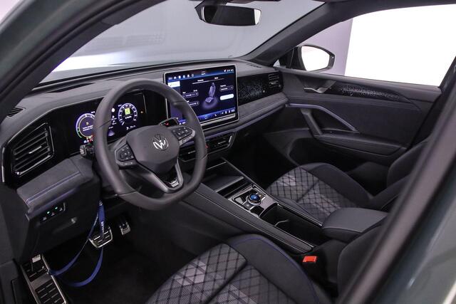 Volkswagen TIGUAN R-Line Edition 1.5 TSI eHybrid 272pk DSG Automaat Trekhaak, Black Style, Navigatie, Panoramadak, Adaptive cruise control, 360 camera, Elektrische achterklep