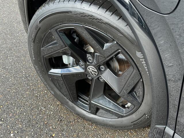 Volkswagen TIGUAN 1.5 eHybrid R-Line | Black line | 360 Camera | Harman/Kardon | Trekhaak | Dode hoek | IQ light | Elek. klep | Rijklaar incl. garantie