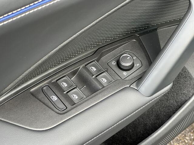 Volkswagen TIGUAN 1.5 eHybrid R-Line | Black line | 360 Camera | Harman/Kardon | Trekhaak | Dode hoek | IQ light | Elek. klep | Rijklaar incl. garantie