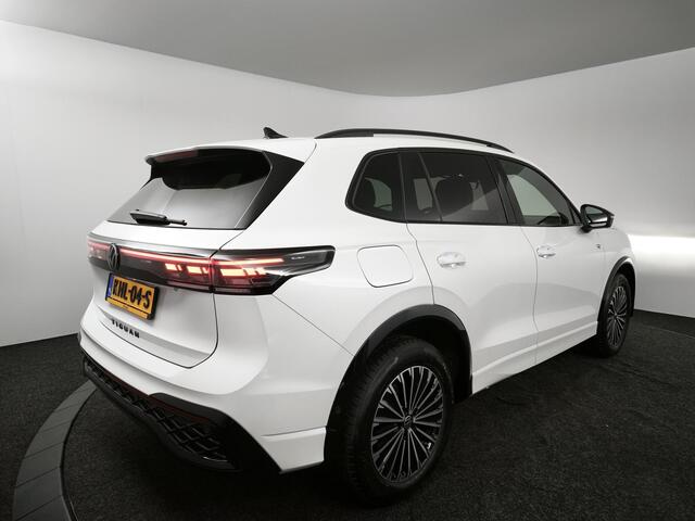 Volkswagen TIGUAN 1.5 eHybrid R-Line Edition | Full Options | Winterset op LM Velg aanwezig |