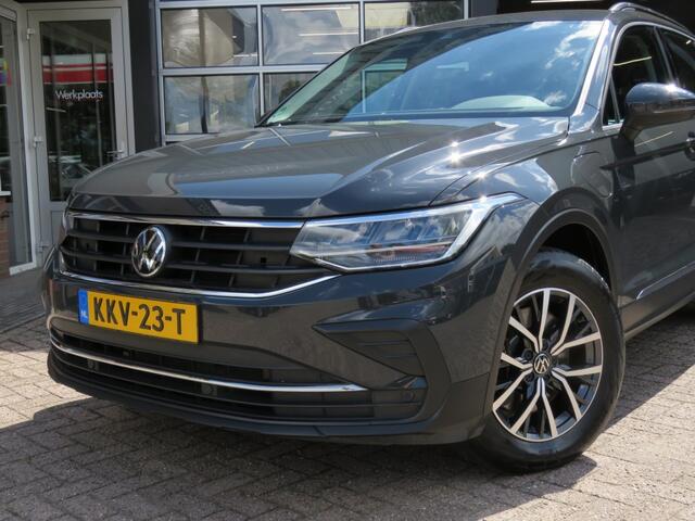 Volkswagen TIGUAN 1.4 TSI 245pk eHybrid / Stoel en stuurverw. / Sportstoelen massage / 17 Inch / Navi / Carplay / BOVAG garantie