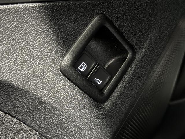 Volkswagen TIGUAN 1.5 eHybrid R-Line | Nieuw! | Navi | ACC | Pano | Camera | Interieur Style Pakket | Elektrische kofferklep | ( Vestiging - Nieuwegein )