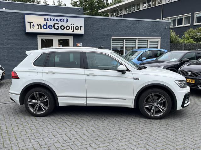 Volkswagen TIGUAN 2.0 TSi DSG 4Motion Highline Business R-Line | EL. TREKHAAK | STANDKACHEL | PANORAMADAK |