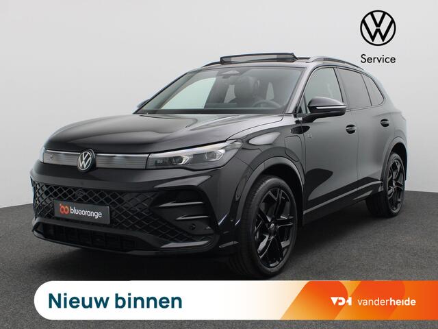Volkswagen TIGUAN 1.5 eHybrid R-Line Edition 272PK DSG Panoramadak, Trekhaak, Leder, Memorystoelen, Achteruitrijcamera, Keyless, Navi via Apple Carplay/Android Auto, Side Assist, Black Style, 20" LM Velgen, Matrix LED-Verlichting