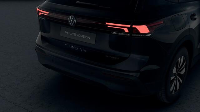 Volkswagen TIGUAN 1.5 eHybrid 204 6DSG Limited Edition | 30,5 cm display met 2D en 3D weergave | Automatische afstandsregeling (Adaptive Cruise Control) | Diefstalalarm