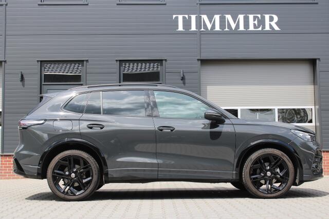 Volkswagen TIGUAN 1.5 eTSI R-Line Edition - R Line binnen en buiten - 360 camera - 20 inch Stoelmassage - Weinig kilometers - IQ Light - Black Style - Adaptive cruise