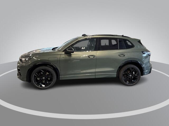 Volkswagen TIGUAN 1.5 eHybrid 204pk R-Line Edition · Panoramadak · Inklap. Trekhaak · 360 Camera · Leder Varenna · Matrix LED · Elek. Stoelen + Geheugen & Massage · Garantie t/m 07-08-2030 of 100.000km