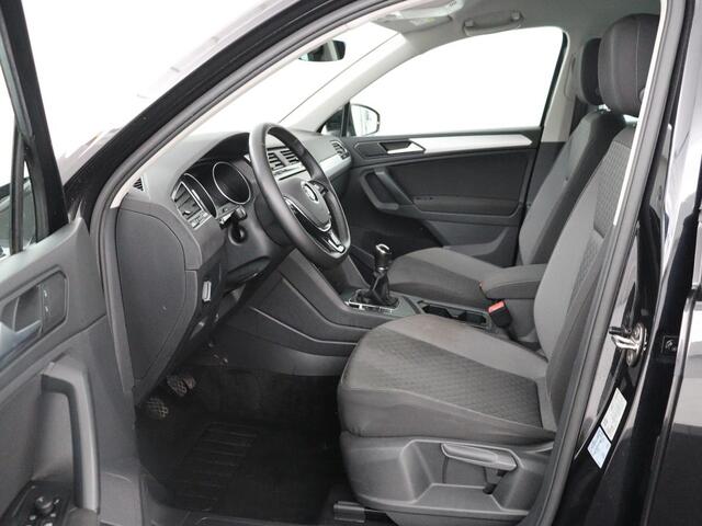 Volkswagen TIGUAN 1.5 TSI Comfortline | 1e eigenaar | Trekhaak | Carplay | Camera | Navigatie | Park Assist | Adaptive Cruise | Climate Control | Bluetooth | DAB | 83.800km NAP
