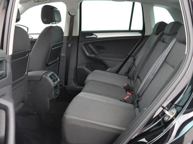 Volkswagen TIGUAN 1.5 TSI Comfortline | 1e eigenaar | Trekhaak | Carplay | Camera | Navigatie | Park Assist | Adaptive Cruise | Climate Control | Bluetooth | DAB | 83.800km NAP