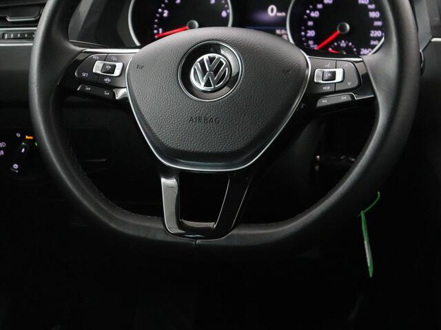 Volkswagen TIGUAN 1.5 TSI Comfortline | 1e eigenaar | Trekhaak | Carplay | Camera | Navigatie | Park Assist | Adaptive Cruise | Climate Control | Bluetooth | DAB | 83.800km NAP