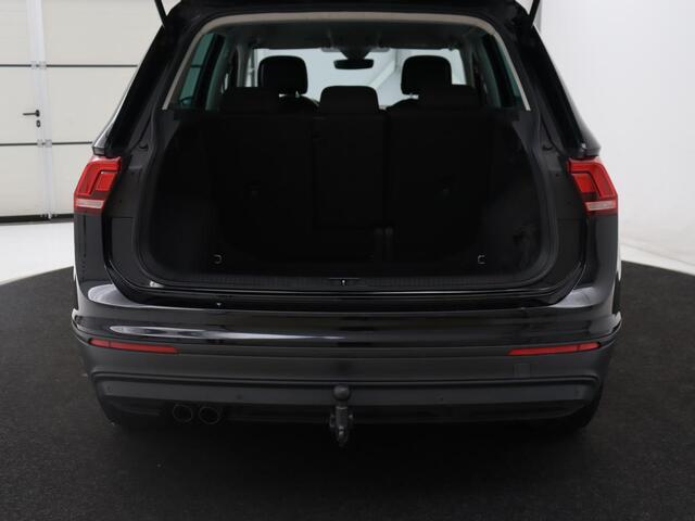 Volkswagen TIGUAN 1.5 TSI Comfortline | 1e eigenaar | Trekhaak | Carplay | Camera | Navigatie | Park Assist | Adaptive Cruise | Climate Control | Bluetooth | DAB | 83.800km NAP