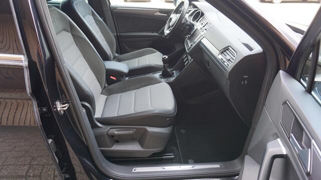 Volkswagen TIGUAN 1.4 TSI 125PK 2x R-Line Navi 19inch LM Trekhaak Cruise Control *NL auto* 105457km!