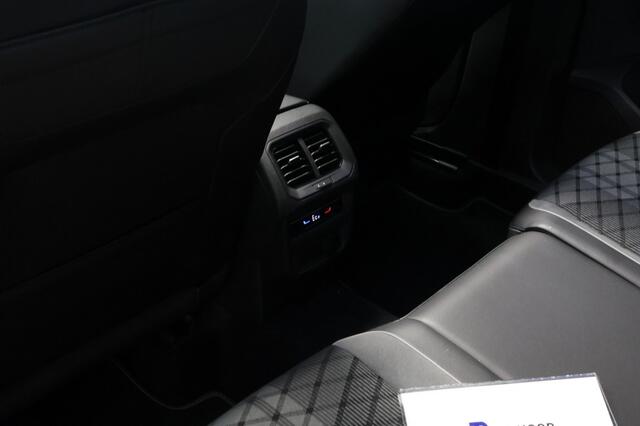 Volkswagen TIGUAN 1.4 TSI eHybrid R-Line Business - Pano - Trekhaak - Black Style