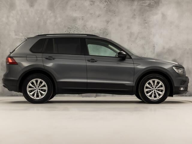 Volkswagen TIGUAN 1.4 TSI Sportline (APPLE CARPLAY, GROOT NAVI, CLIMATE, STOELVERWARMING, SPORTSTOELEN, GETINT GLAS, PARKEERSENSOREN, NIEUWSTAAT)