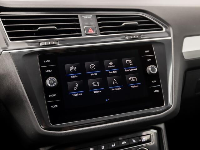 Volkswagen TIGUAN 1.4 TSI Sportline (APPLE CARPLAY, GROOT NAVI, CLIMATE, STOELVERWARMING, SPORTSTOELEN, GETINT GLAS, PARKEERSENSOREN, NIEUWSTAAT)