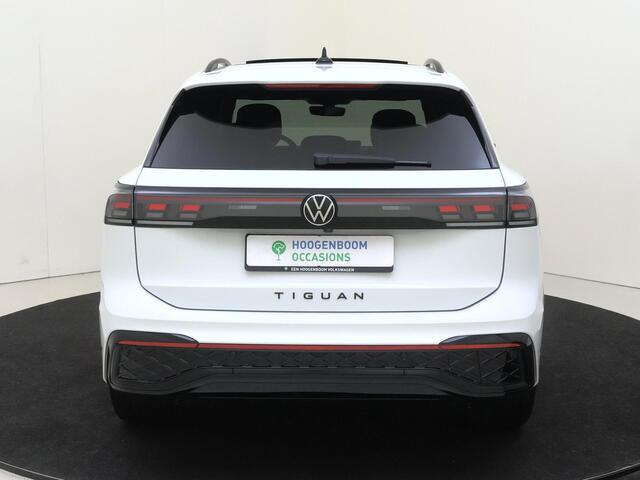 Volkswagen TIGUAN 1.5 eHybrid R-Line Edition | SoH 99% | Panoramadak | Lederen bekleding 'Varenna' | Trekhaak | Harman/kardon | Head-up display | Adaptieve demping | Black style | Stoelventilatie voor |