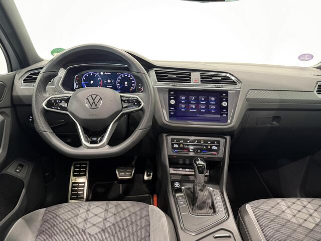 Volkswagen TIGUAN 1.5 TSI R-Line Business+ | Panoramdak | Trekhaak | Dodehoek Detectie | Achteruitrijcamera | Stoel- en stuurverwarming