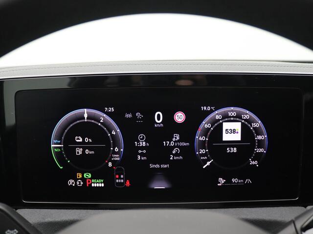 Volkswagen TIGUAN 1.5 eHybrid R-Line Edition 272PK DSG Pano-Schuifdak, Black Style, Trekhaak, 20" LM Velgen, Head-Up Display, Matrix LED-Verlichting, 360gr. Camera, Navi, Elektr. Achterklep