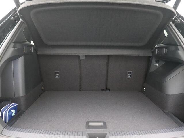 Volkswagen TIGUAN 1.5 eHybrid R-Line Edition 272PK DSG Pano-Schuifdak, Black Style, Trekhaak, 20" LM Velgen, Head-Up Display, Matrix LED-Verlichting, 360gr. Camera, Navi, Elektr. Achterklep