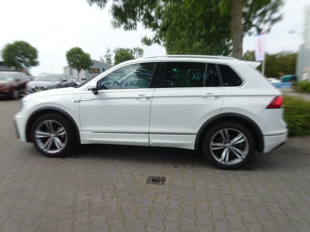 Volkswagen TIGUAN 1.4 TSI R-Line Connected Series