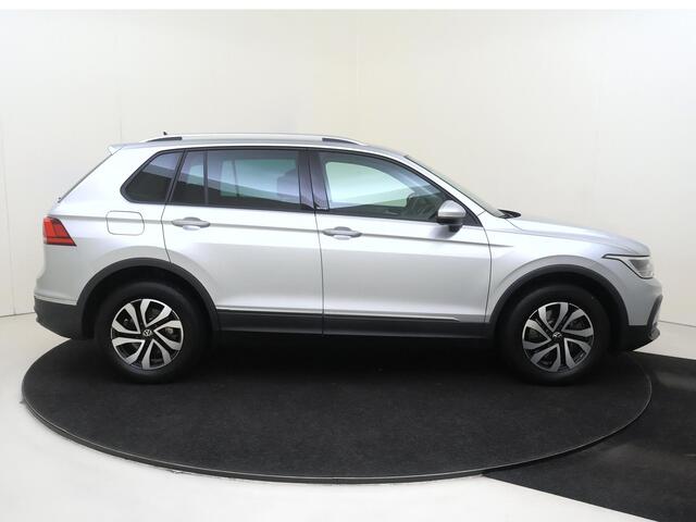 Volkswagen TIGUAN 1.4 TSI eHybrid Life Business | SoH 93% | Trekhaak | Adaptieve cruise control | Achteruitrijcamera | Navigatie | Adaptieve cruise control | Stoel- en stuurwielverwarming | 3-zone airco |