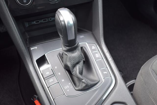 Volkswagen TIGUAN 1.5 TSi Automaat Highline R-Line LED | Virtual | Panoramadak | Carplay | Sportstoelen | Stoelverwarming