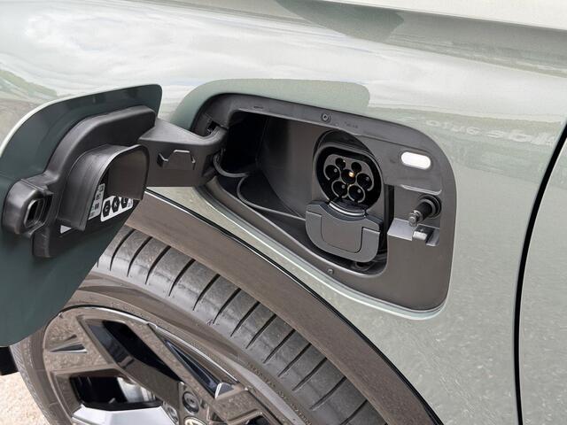 Volkswagen TIGUAN 1.5 eHybrid R-Line | Black line | 360 Camera | Trekhaak | Dode hoek | IQ light | Elek. klep | Rijklaar incl. garantie