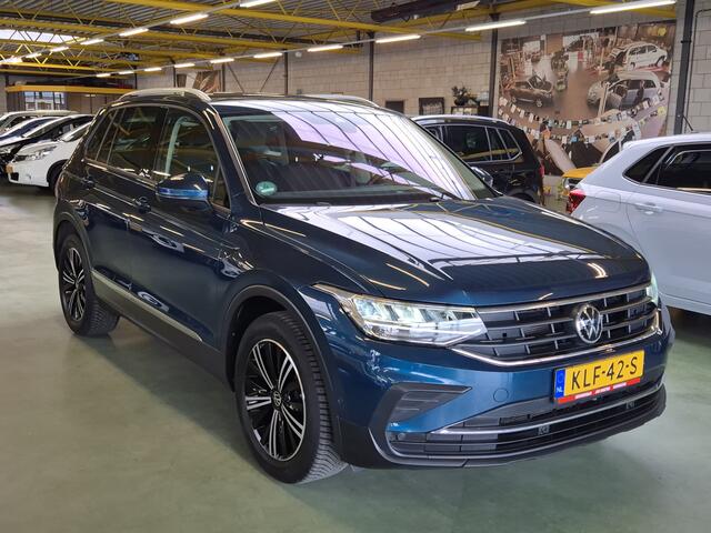 Volkswagen TIGUAN 1.5 TSI Active -150pk- Automaat | Dodehoek Assist | Voorraam-, Stuur- & Stoelverwarming | Rijklaarprijs incl. 1 jaar Bovag garantie