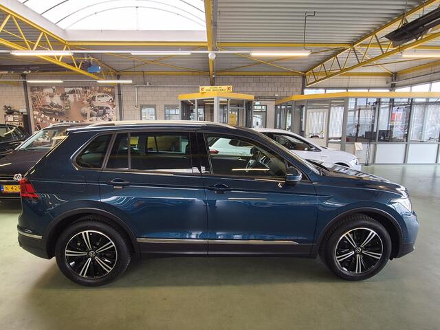 Volkswagen TIGUAN 1.5 TSI Active -150pk- Automaat | Dodehoek Assist | Voorraam-, Stuur- & Stoelverwarming | Rijklaarprijs incl. 1 jaar Bovag garantie