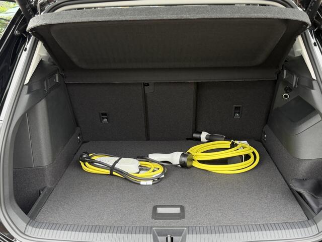 Volkswagen TIGUAN Life 1.5 TSI PHEV DSG 204 Pk | Pano | Trekhaak | 20 inch | Comfo